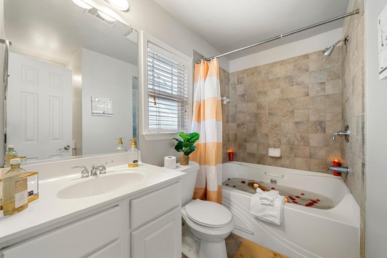 Luxxe Du' Chateau - Free Parking And Private Chef Available Apartment